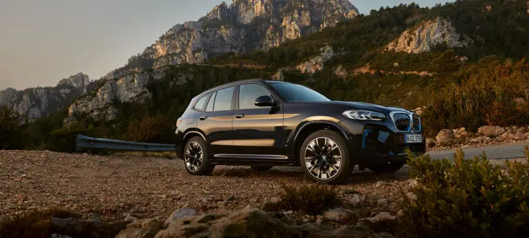bmw-ix3-onepager-stage-desktop.jpg.asset